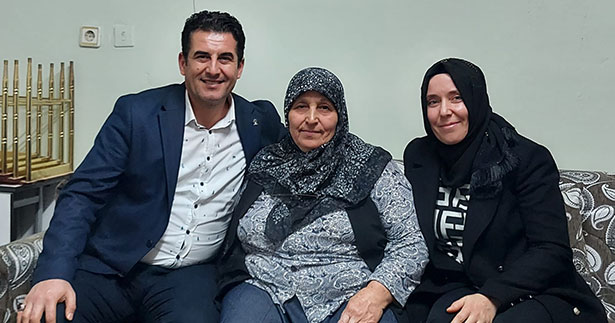 Yücel Güngör ve eşinden şehit annesine ziyaret