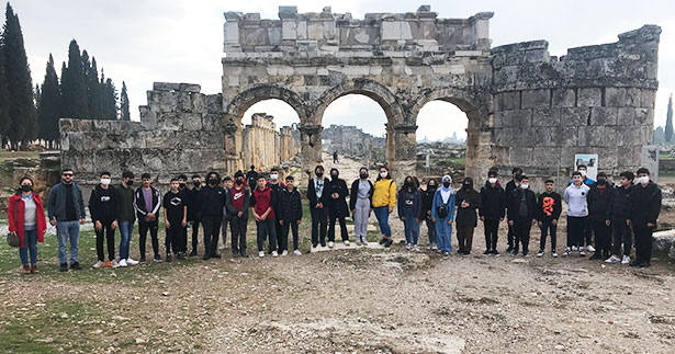 Öğrencilerin eğitici tarih yolculuğu