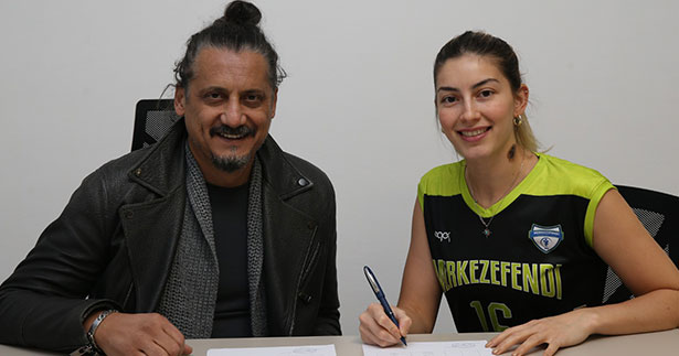 Kübra Hacıoğlu Merkezefendi Voleybol’da