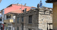 Buldan’da taş ev hayat buluyor