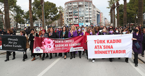 Başkan Doğan kadın hakları için yürüdü