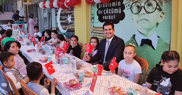 Yücel Güngör çocuklarla iftar yaptı