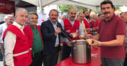 Kızılay’dan vatandaşlara aşure ikramı