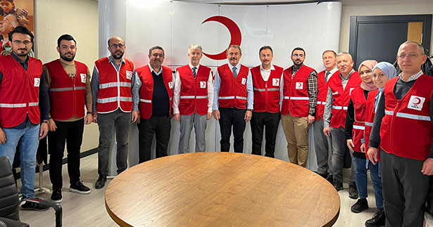 AK Partili Tin’den Kızılay’a ziyaret