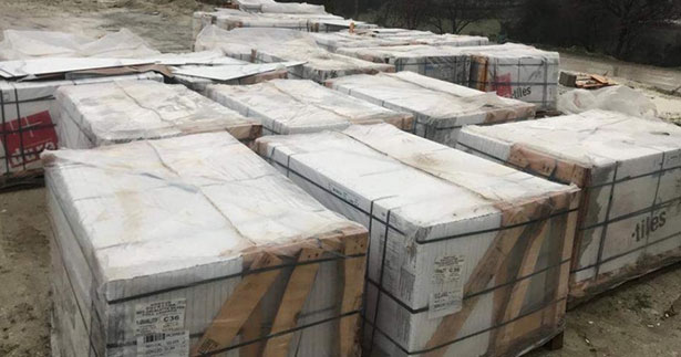 Tır dolusu fayans çaldılar, yakalandılar