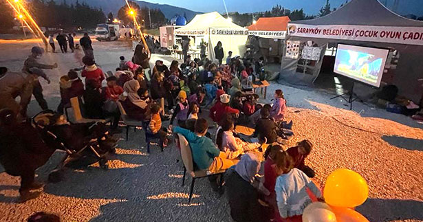Sarayköy Belediyesi’nden çadır sinema