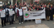 Emeklilerden “kırmızı kartlı” eylem