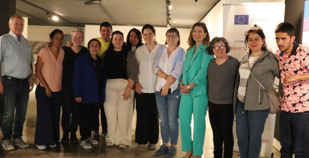 Otizm dernekleri ayrımcılığa karşı birleşti