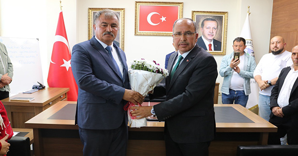 Beyağaç’ta Başkan Pütün görevi devraldı