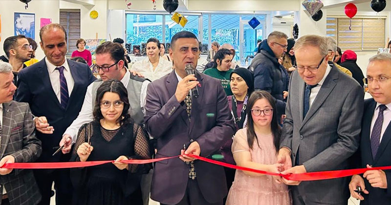 Özel kursiyerlerin el emekleri görücüye çıktı