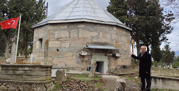 Bektaşi dervişi türbesi ziyaretçi çekiyor
