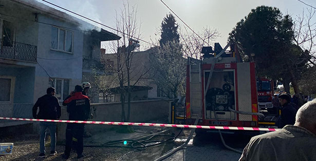 Elektrikli ısıtıcı evi yaktı