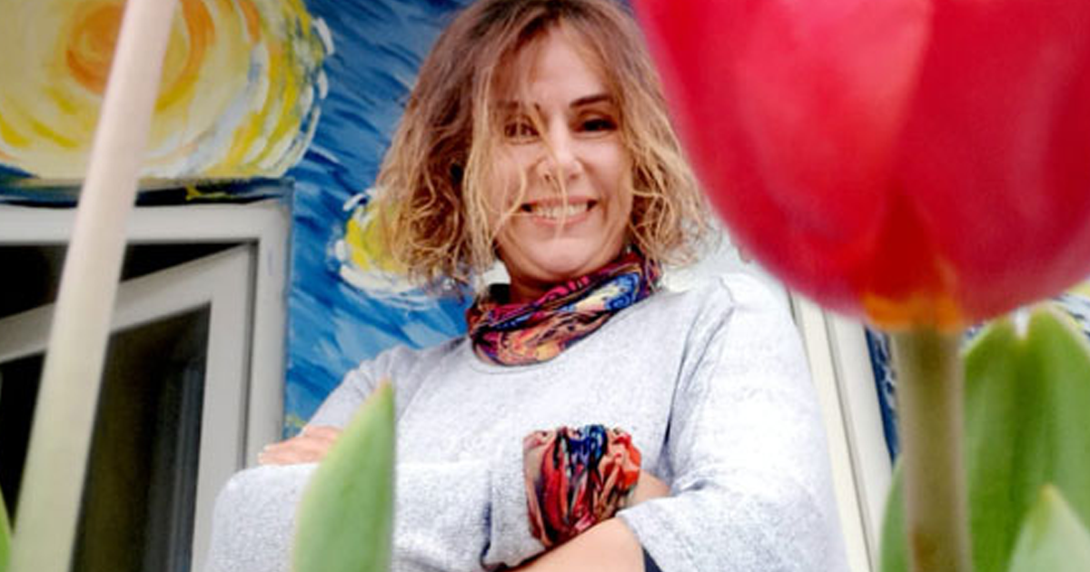Denizlili resim öğretmeni Nuran Çağdaş Ören sonbaharda dökülen yapraklara can verdi, şiirlerle ruh kattı