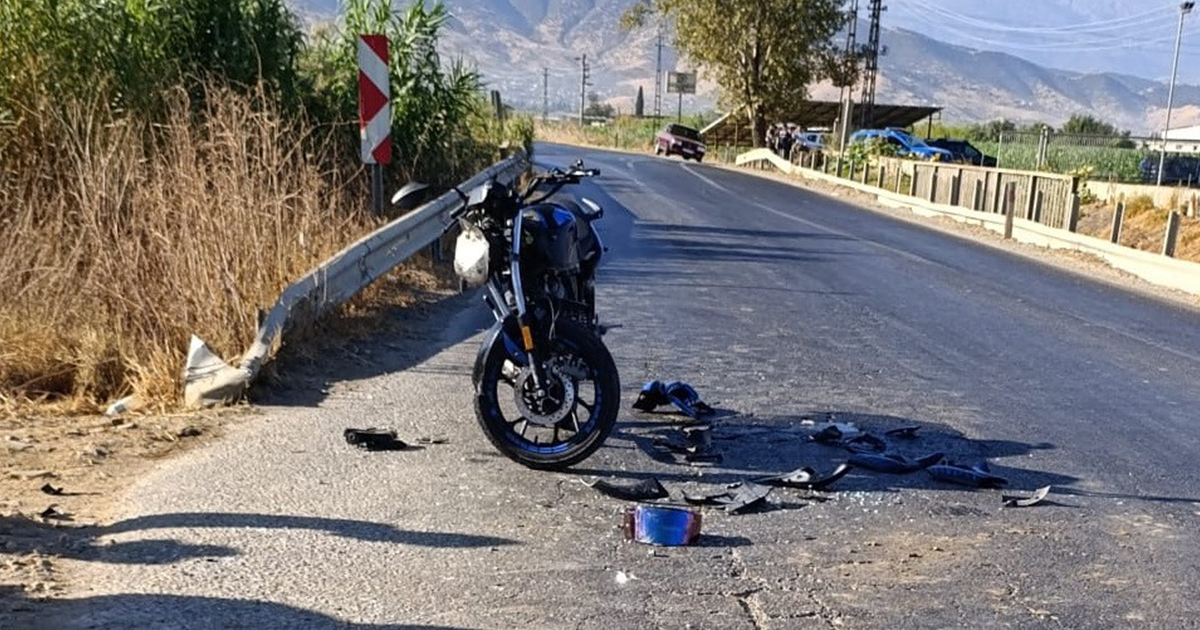 Kamyonet ile motosiklet çarpıştı: 1 ağır yaralı