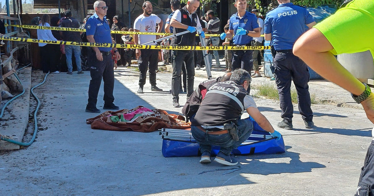 Süt toplama kamyonunun altında kalan çocuk hayatını kaybetti