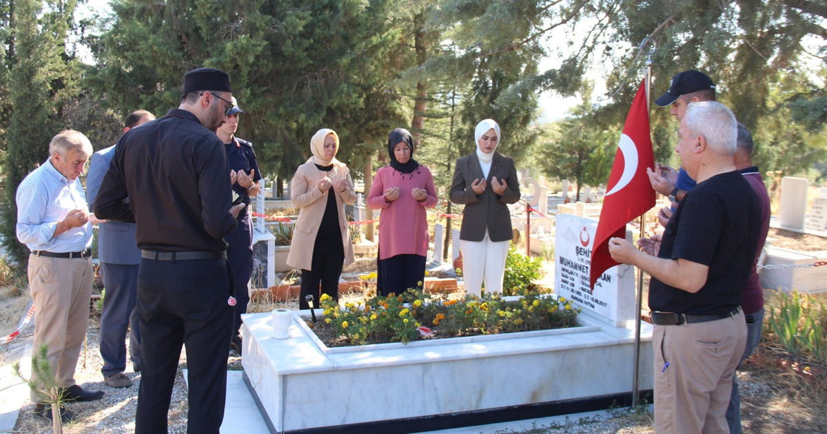 Şehit jandarma mezarı başında anıldı