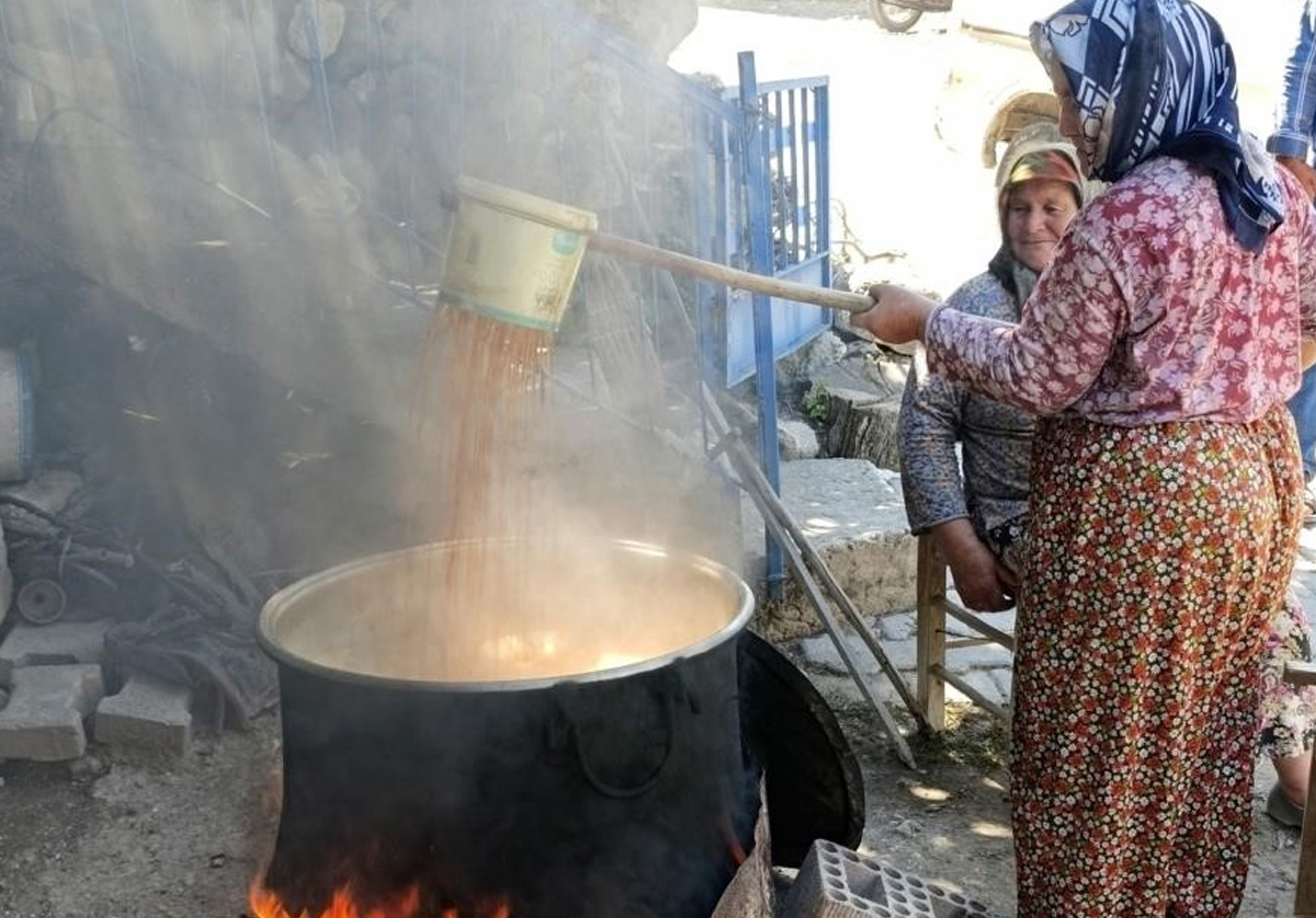 Şifa deposu pekmez, geleneksel yöntemlerle yapılıyor
