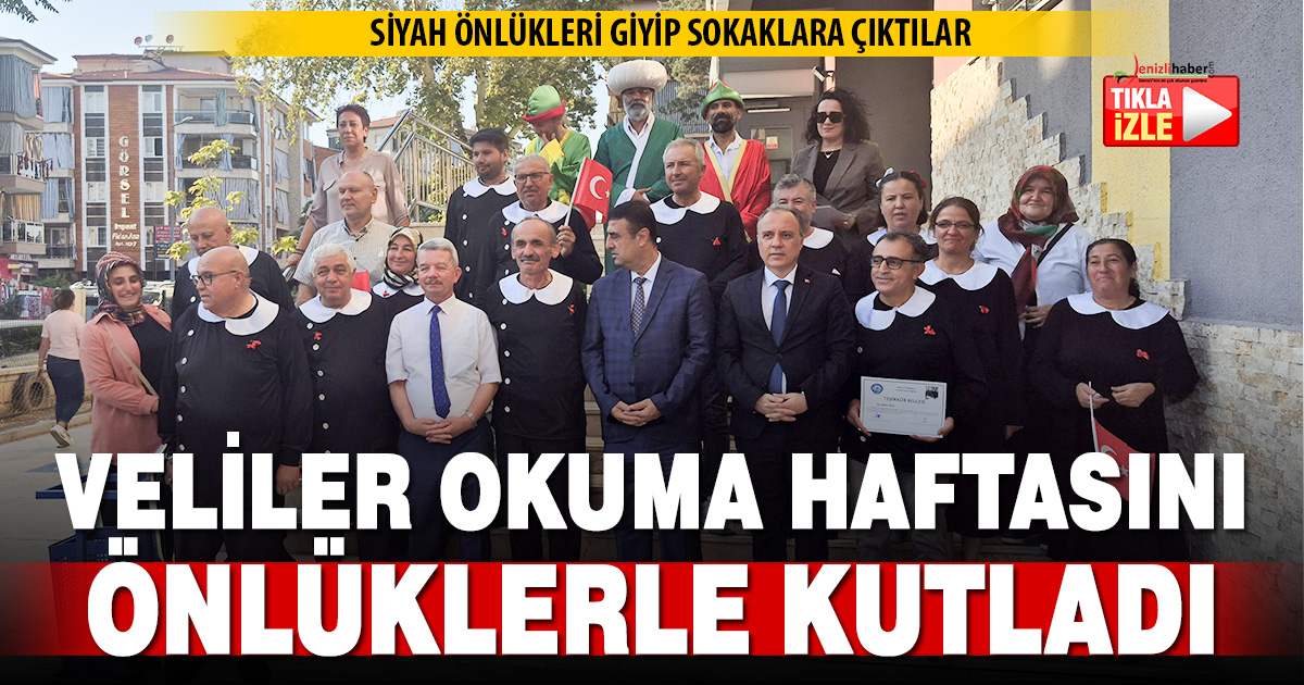 Çocuklarının yerine önlük giyen veliler, Okuma Haftasını sokaklarda kutladı
