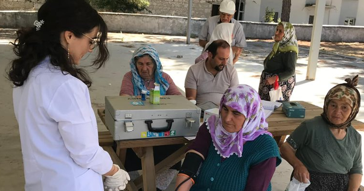 Sağlık Ekipleri Vatandaşların Yanında