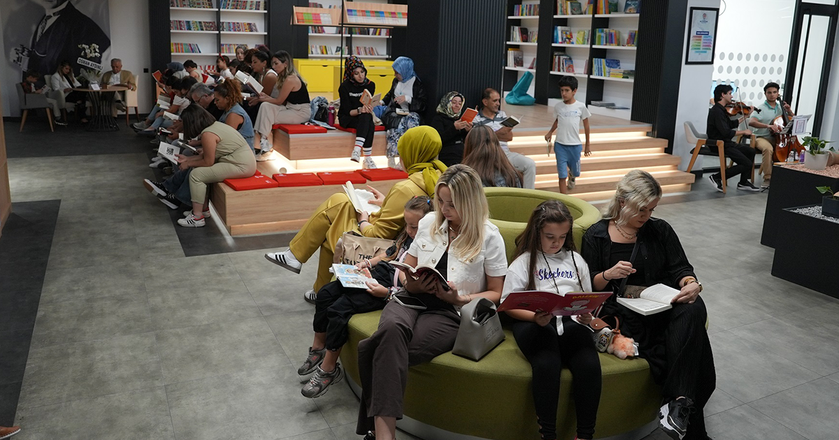 Kitap dostları bir araya geldi