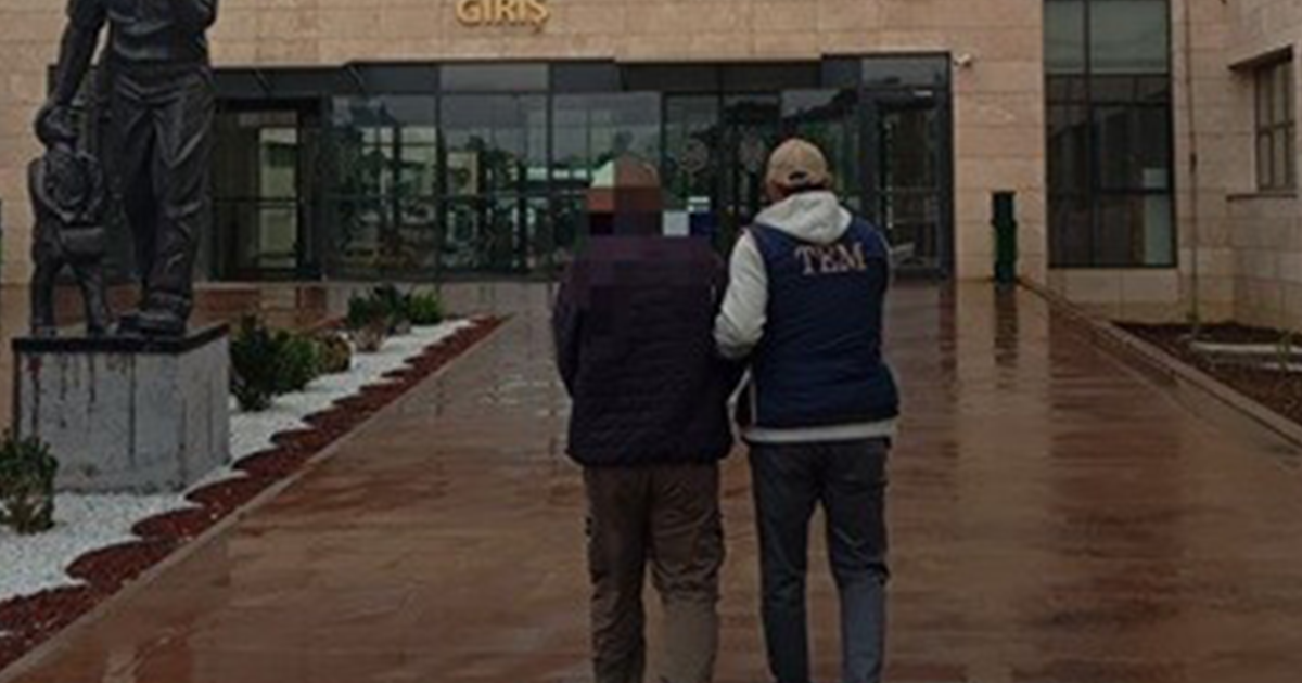 FETÖ’den aranan şahsı polis yakaladı
