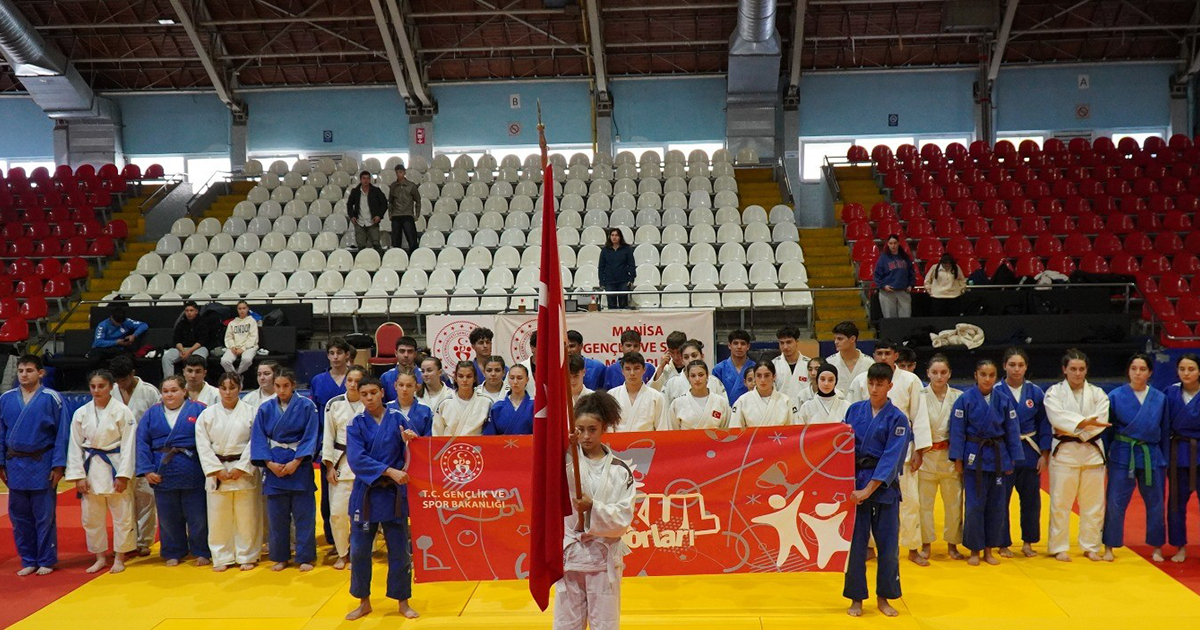 Okul sporları heyecanı judo ile başladı