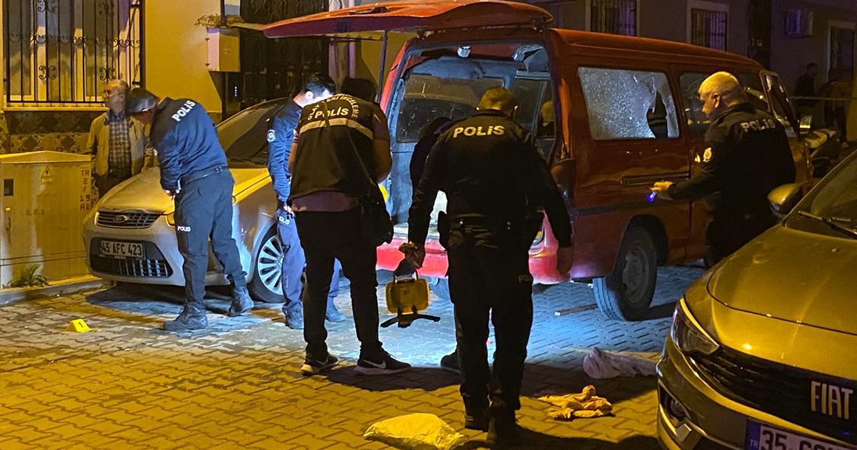 Araca silahlı saldırı: 3 yaralı