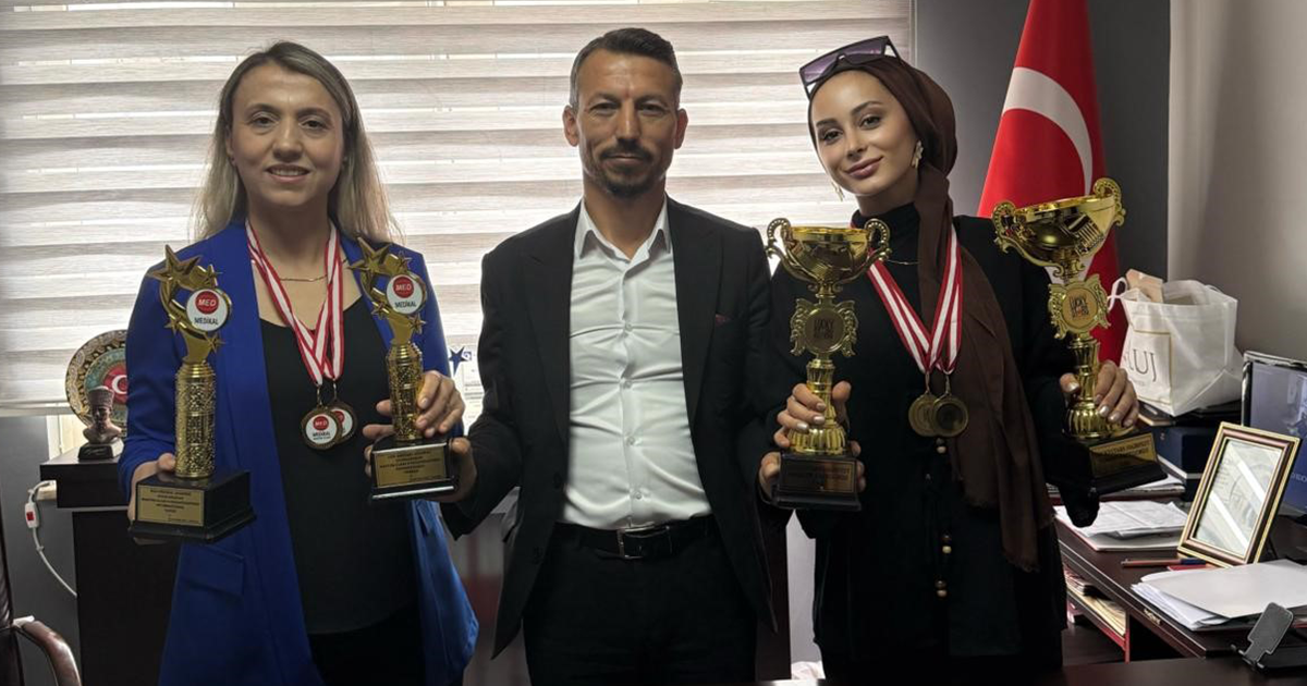 Manisalı kuaförler Antalya’dan 4 kupayla döndü