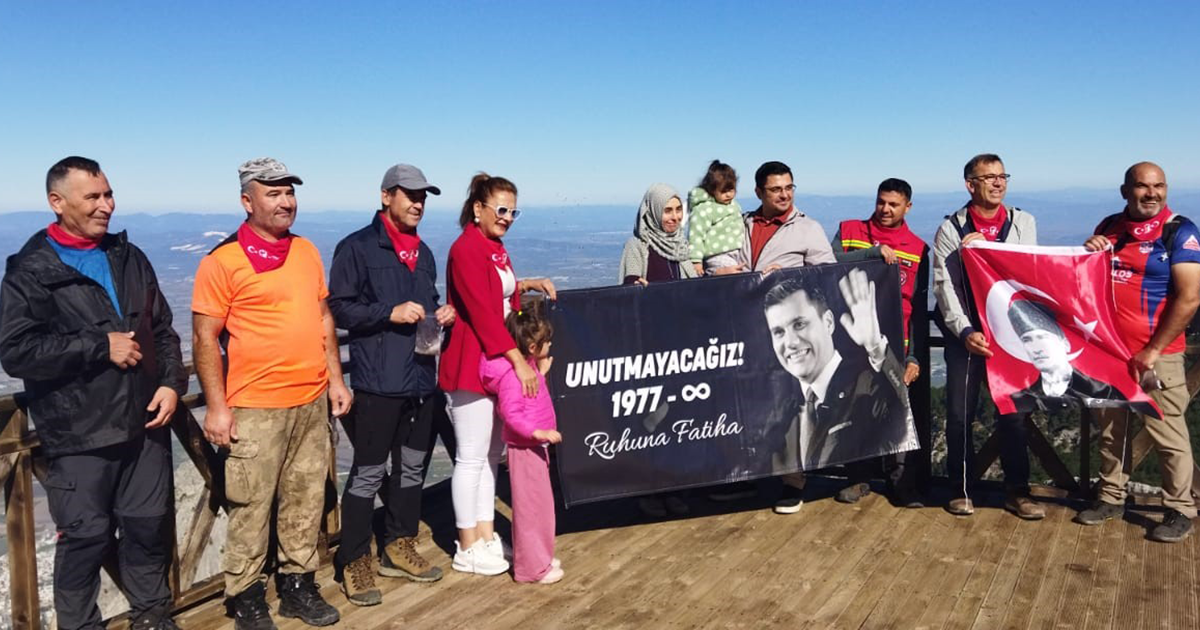 ‘Şehitlikten zirveye’ 1500 metrelik anma tırmanışı