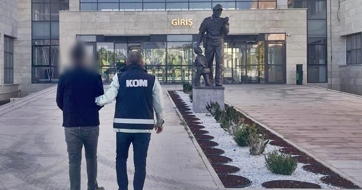 Dolandırıcılık suçundan aranıyordu yakalandı
