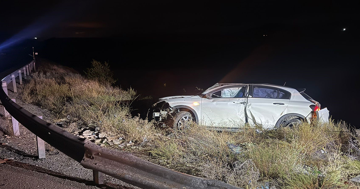 Takla atan otomobilde 4 kişi yaralandı