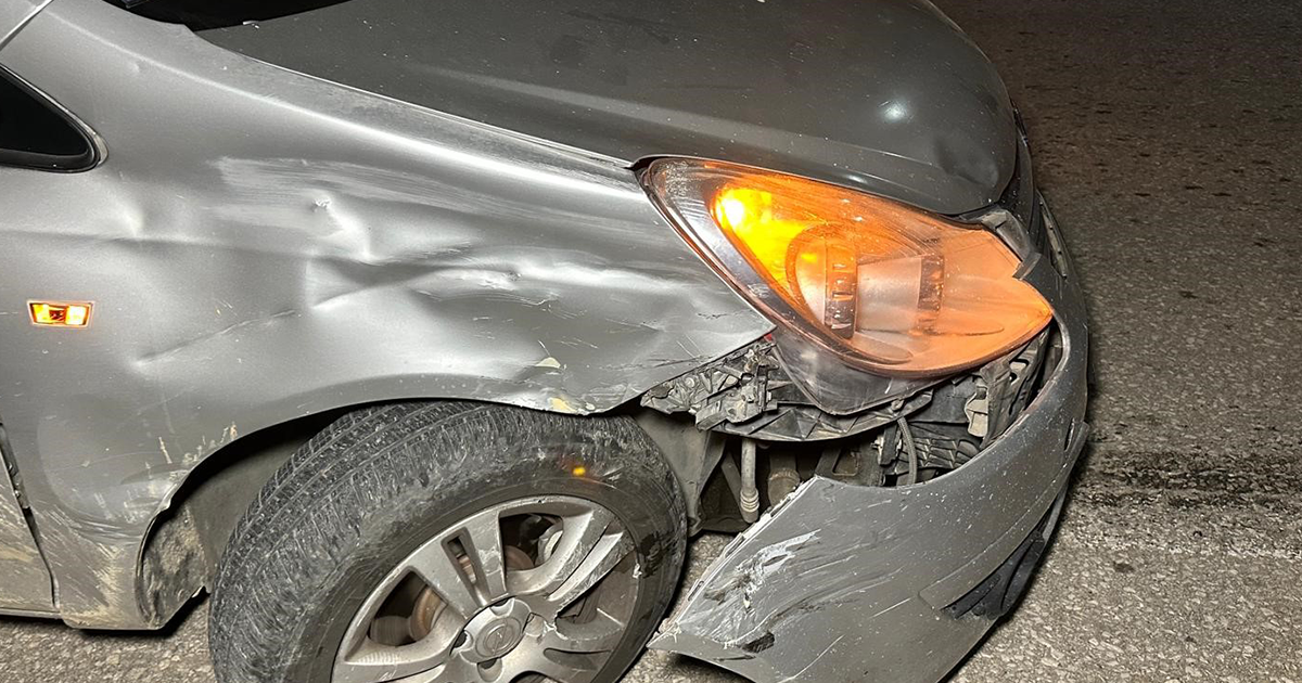 Otomobil ile motosiklet çarpıştı: 2 yaralı