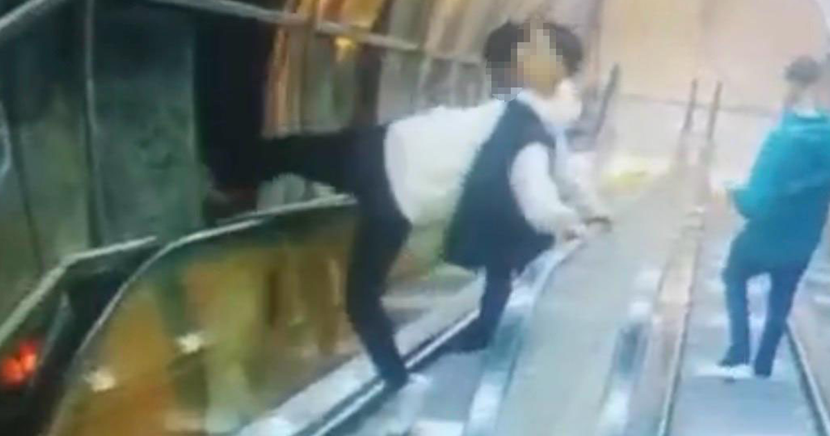 Üst geçidin korkuluklarına zarar veren 2 kişi tutuklandı
