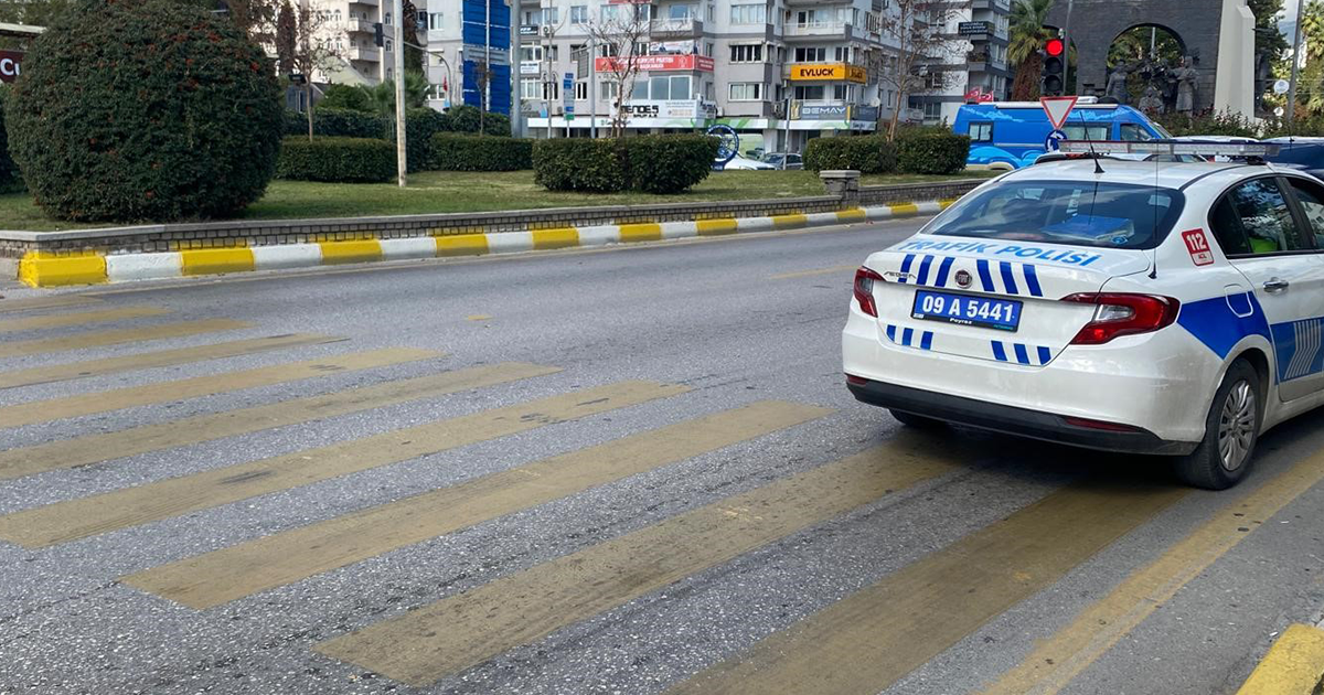 Para transfer aracının çarptığı genç kız yaralandı