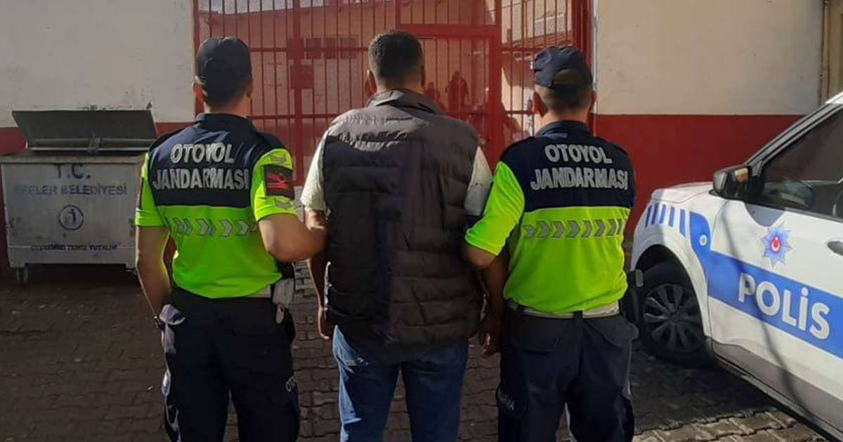  Aranan şahıs otoyol jandarmasına takıldı