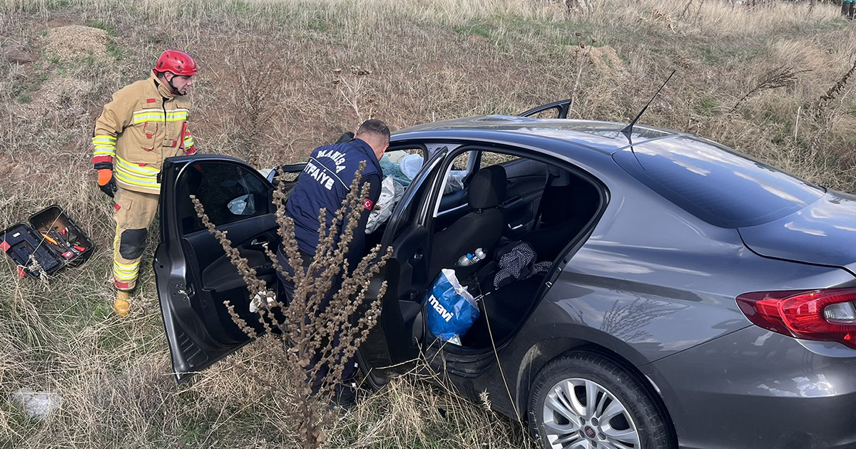 Kula’da otomobil tıra arkadan çarptı:1 yaralı