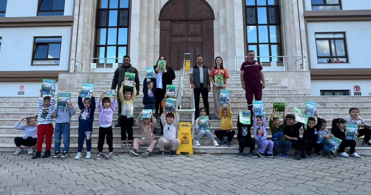 Minik öğrencilerden Orman Bölge Müdürlüğüne ziyaret