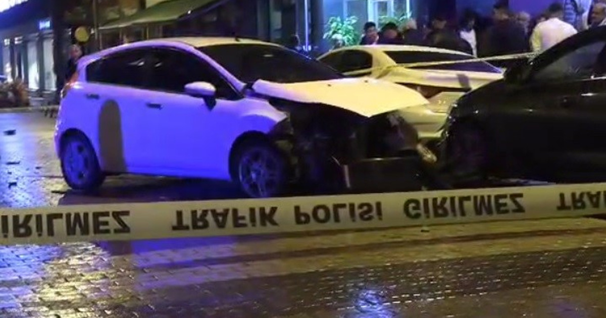 Kütahya’da otomobiller çarpıştı: 3 yaralı