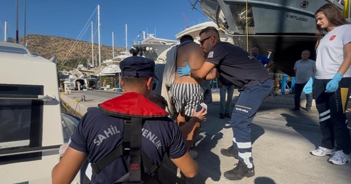 Bodrum’da gezi teknesinde yaralanan vatandaşa tıbbi tahliye