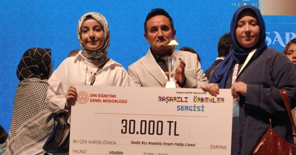 “İmam Hatip Okulları Başarı Örnekleri” sergisinde Kütahya’ya çifte gurur