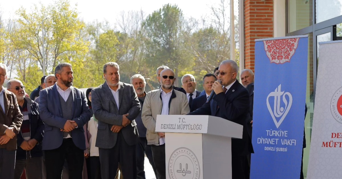 Denizli’de mukaddes emanetler sergisi yoğun ilgi gördü
