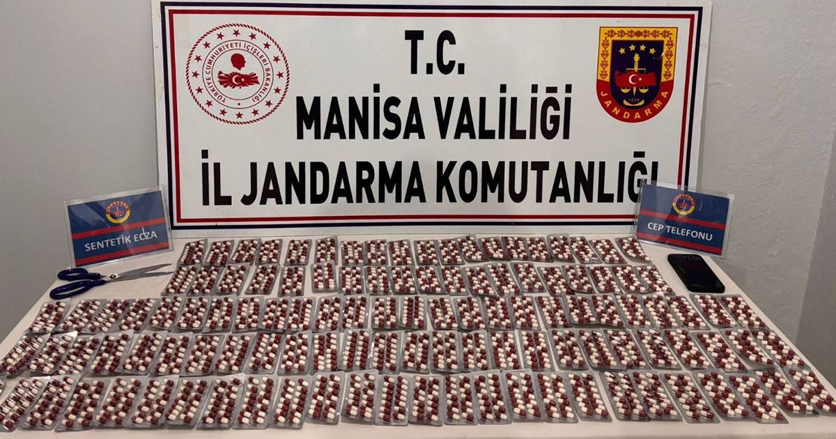 Motosikletli şüpheli 1622 sentetik uyuşturucu hapla yakalandı