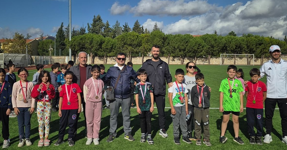 Tavas’ta 29 Ekim Cumhuriyet Bayramı Atletizm Yarışmaları tamamlandı
