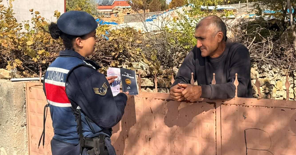 Jandarma kadına şiddetle mücadeleyi anlattı