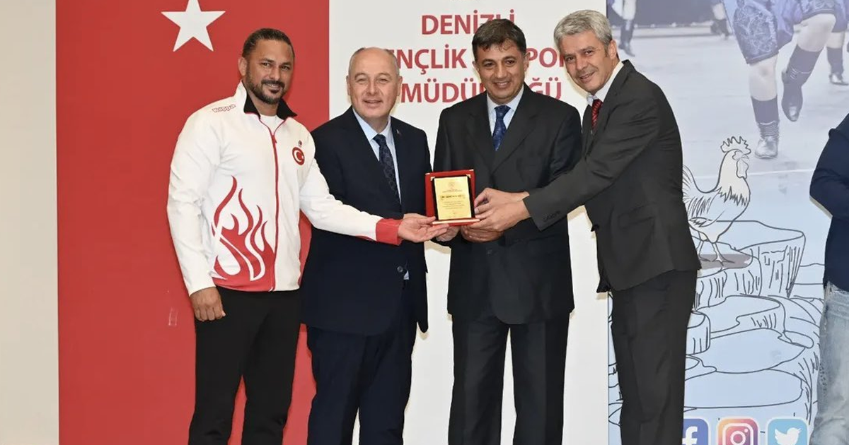Şampiyonlara Vali Coşkun’dan Plaket