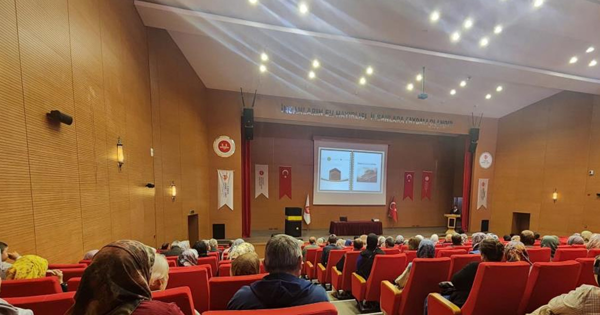 Umreye gidecek olan vatandaşlara yönelik hazırlık semineri düzenlendi