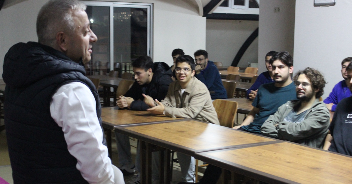 İbn-i Rüşd Yurdu öğrencileriyle iletişim toplantısı