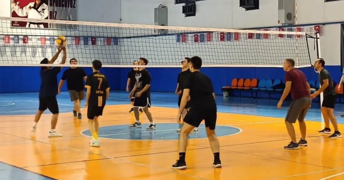Buldan’da 29 Ekim Cumhuriyet Bayramı voleybol turnuvası başladı