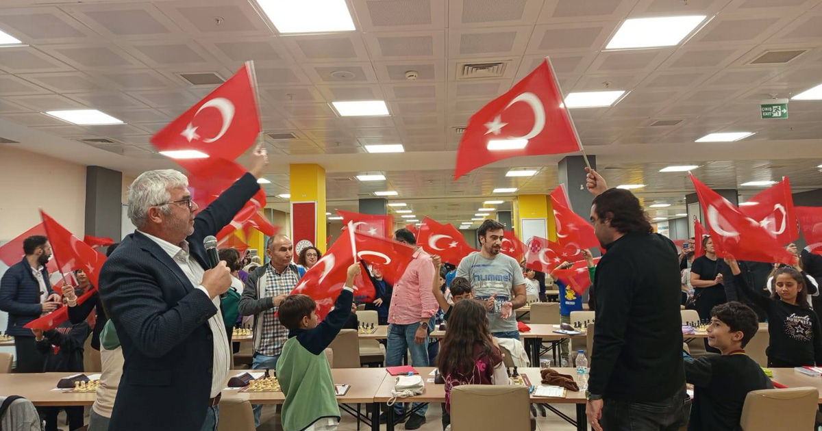 Satranç sporcularının Cumhuriyet coşkusu