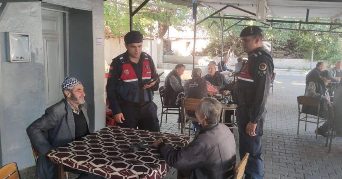 Jandarma ekipleri Karacasu’da halk sağlığı için sahada